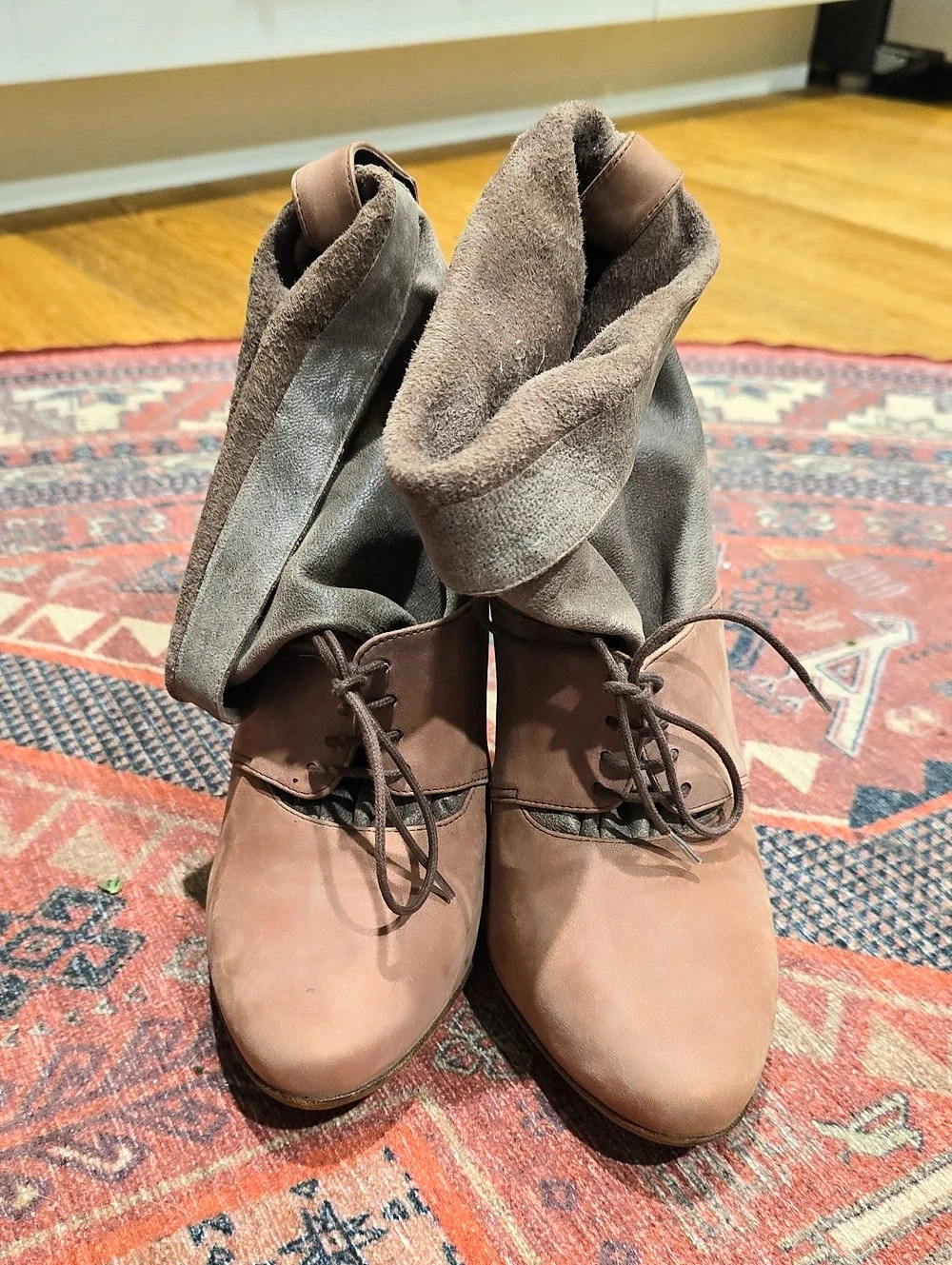 Elizabeth and James Vero Cuoio Suede Ankle Boots US 10M